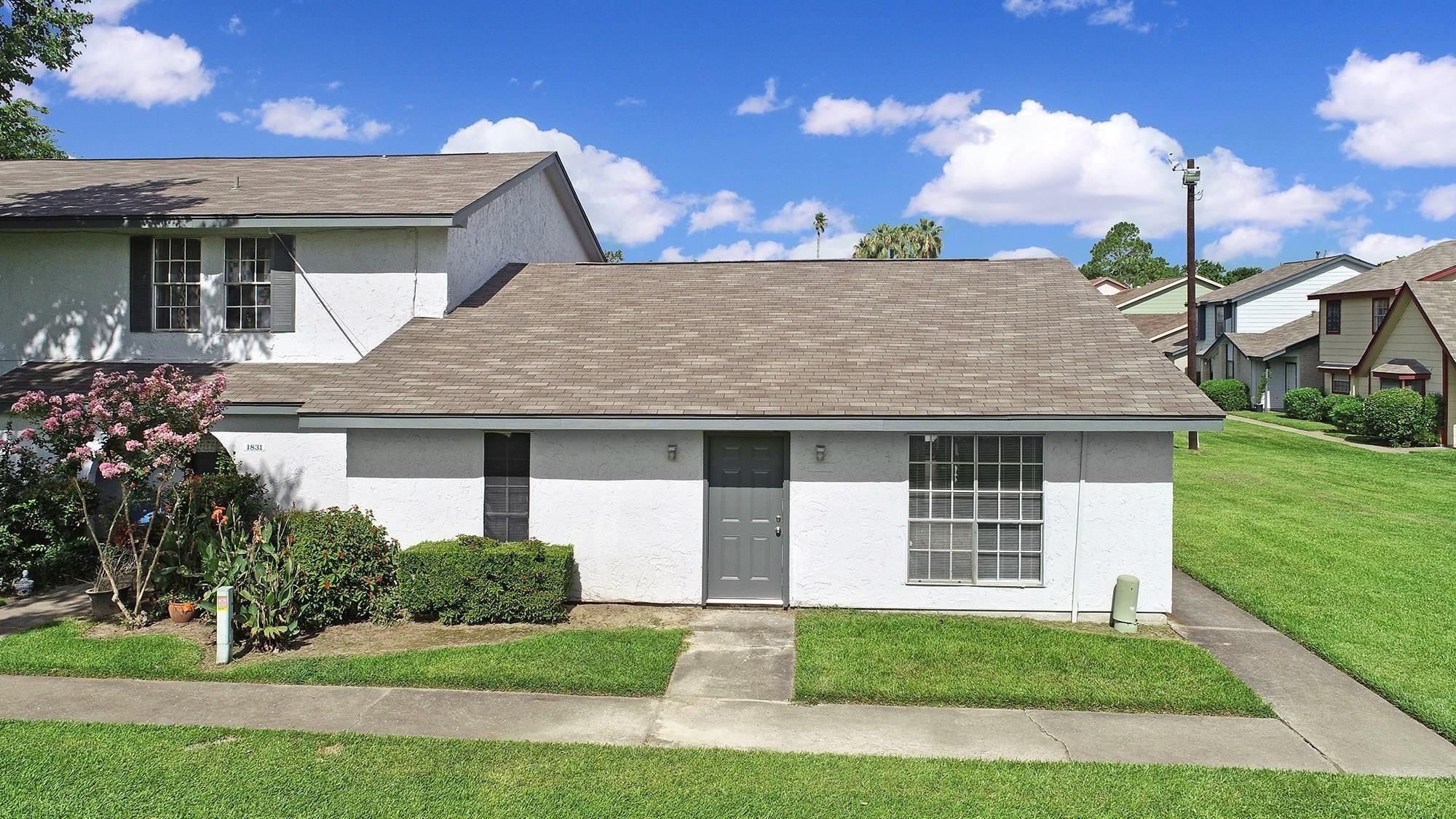 1833 Country Village Boulevard