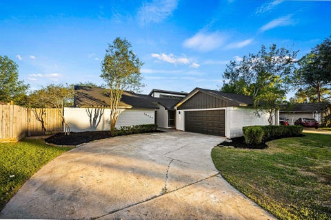 Photo of 15747 Boulder Oaks Drive, Houston, TX 77084 (MLS # 5117056)