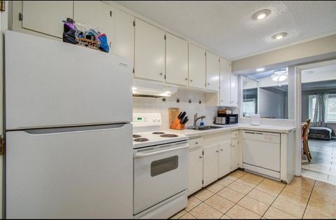 Tiny photo for 11609 Chimney Rock Road #16, Houston, TX 77035 (MLS # 85748862)