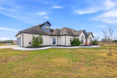 Photo of 1739 Old Goliad Road, Victoria, TX 77905 (MLS # 68224496)