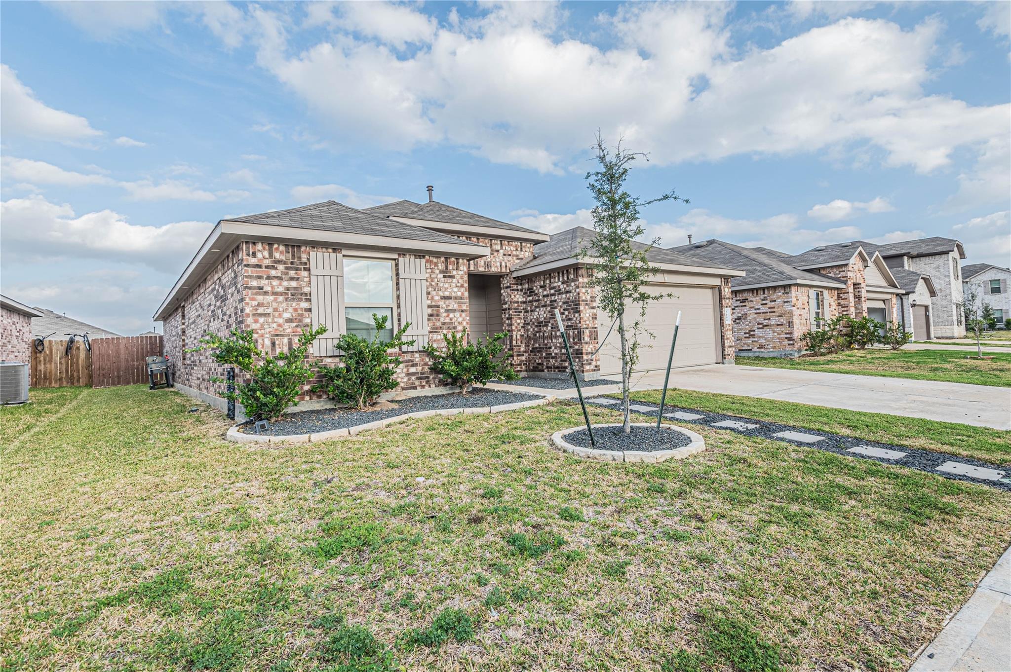 5110 Hedgerose Lane