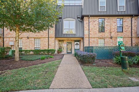 Photo of 2475 Underwood Street #369, Houston, TX 77030 (MLS # 6601781)