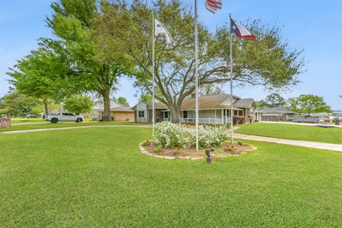 9818 Twin Shores Drive Willis TX 77318