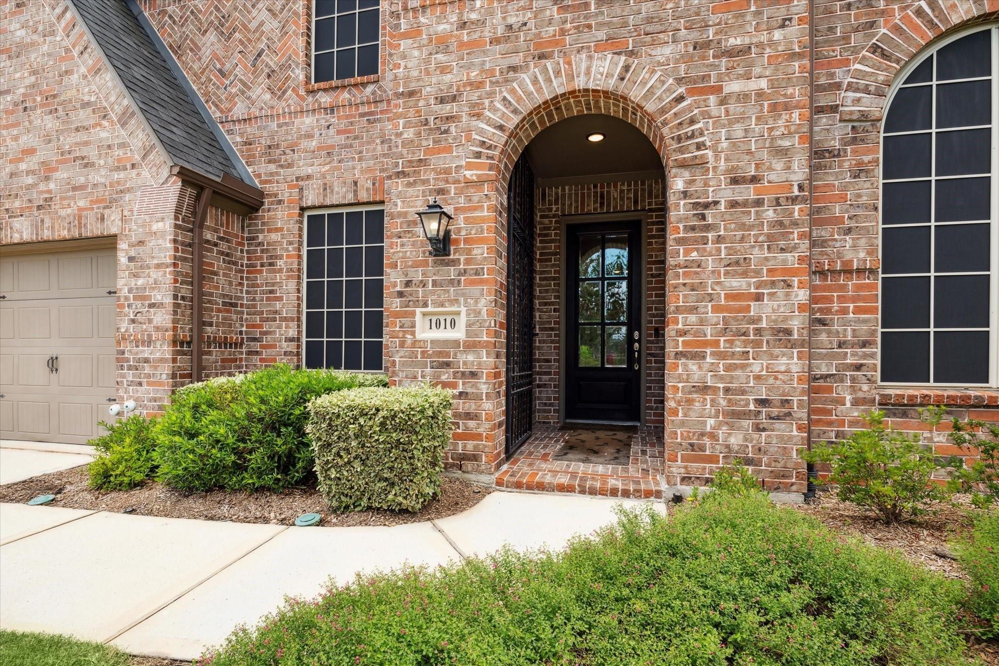 1010 Bat Hawk Court
