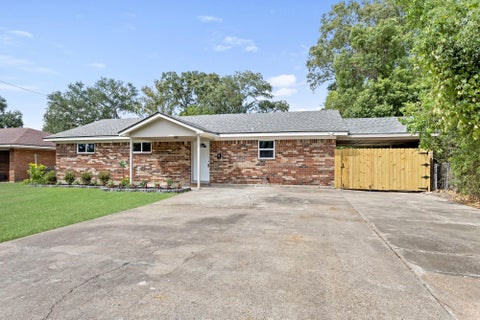 Photo of 860 Bingman Drive, Beaumont, TX 77705 (MLS # 91353239)