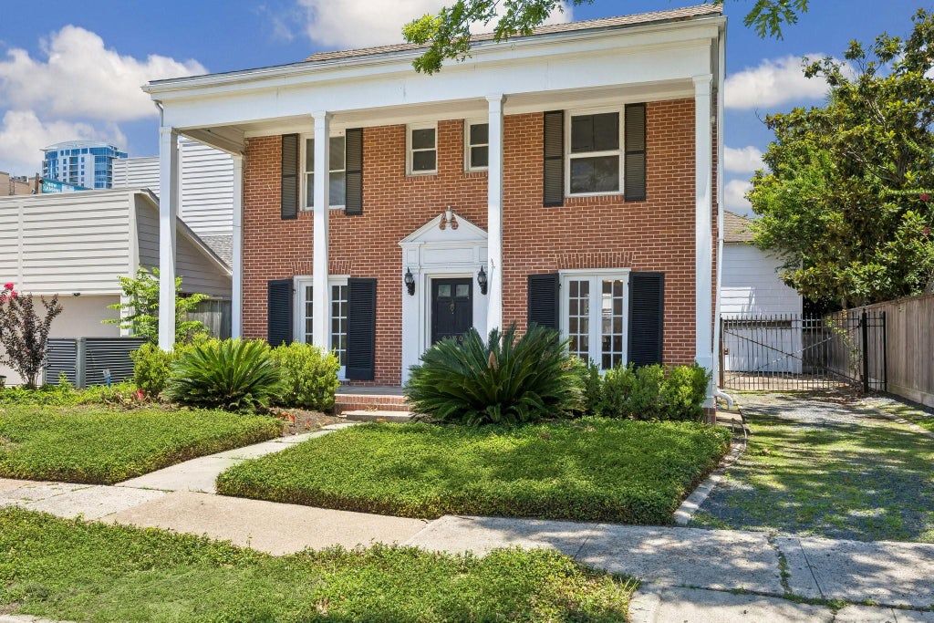 Photo of 2230 Sul Ross Street, Houston, TX 77098 (MLS # 91290871)