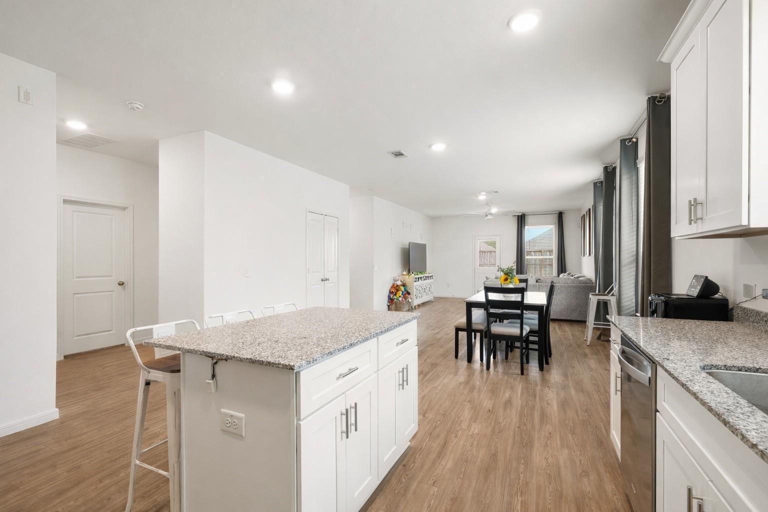 8218 Wave Arbor Drive