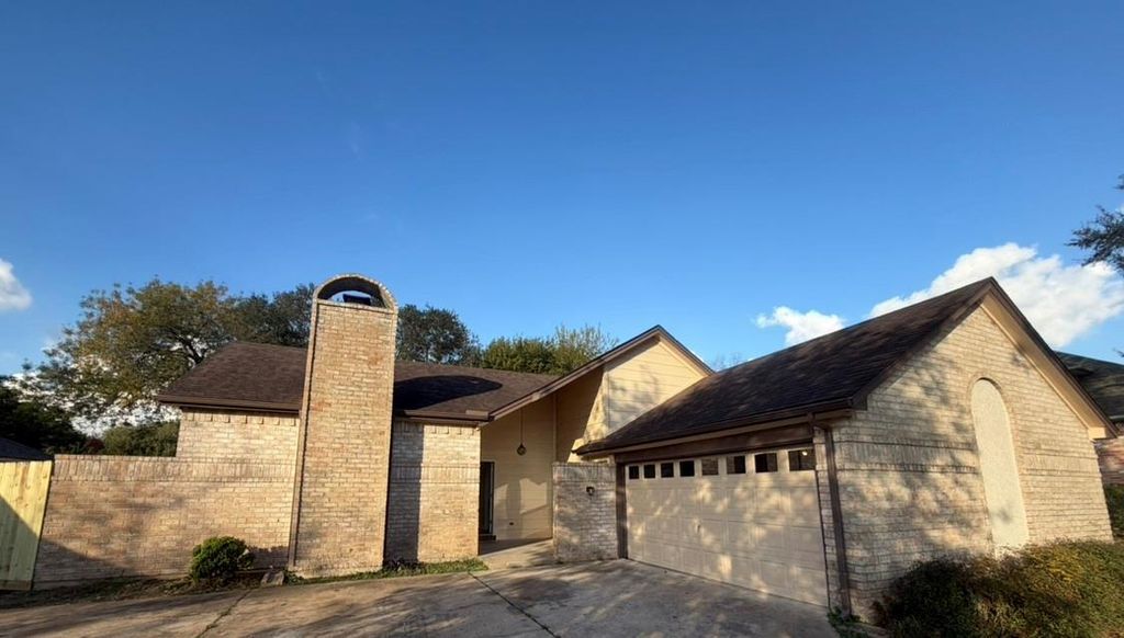 Photo of 15306 La Paloma Dr, Houston, TX 77083 (MLS # 94819979)