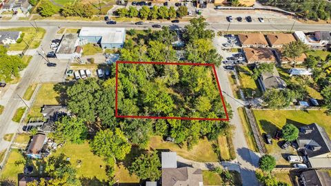 Photo of 245 Palmyra Street, Houston, TX 77022 (MLS # 79013587) Photo of 245 Palmyra Street, Houston, TX 77022 (MLS # 79013587)