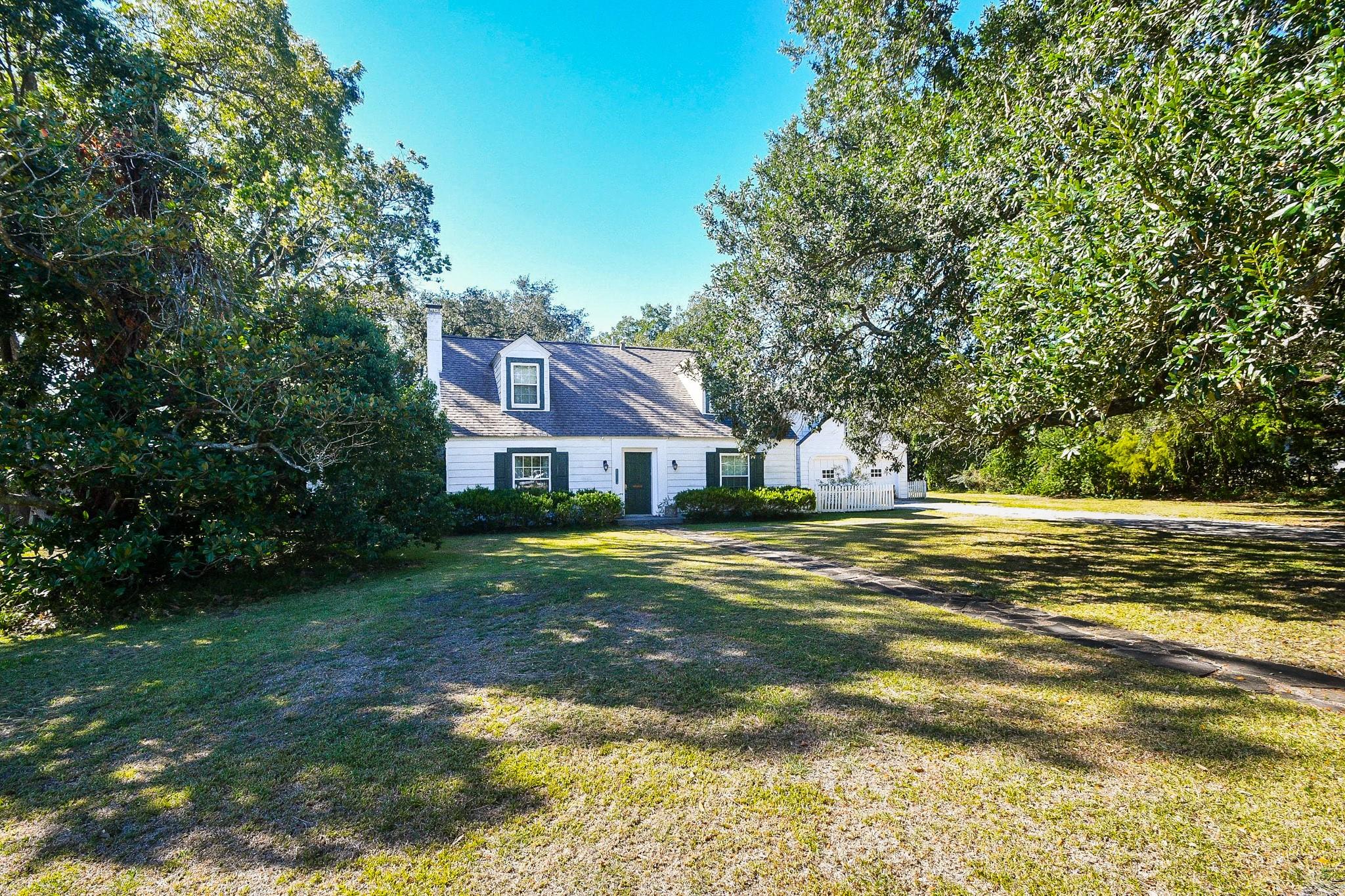 1118 E Cedar Street