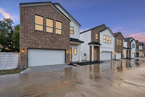 Photo of 5811 Outer Banks Street St, Houston, TX 77091 (MLS # 83305032)