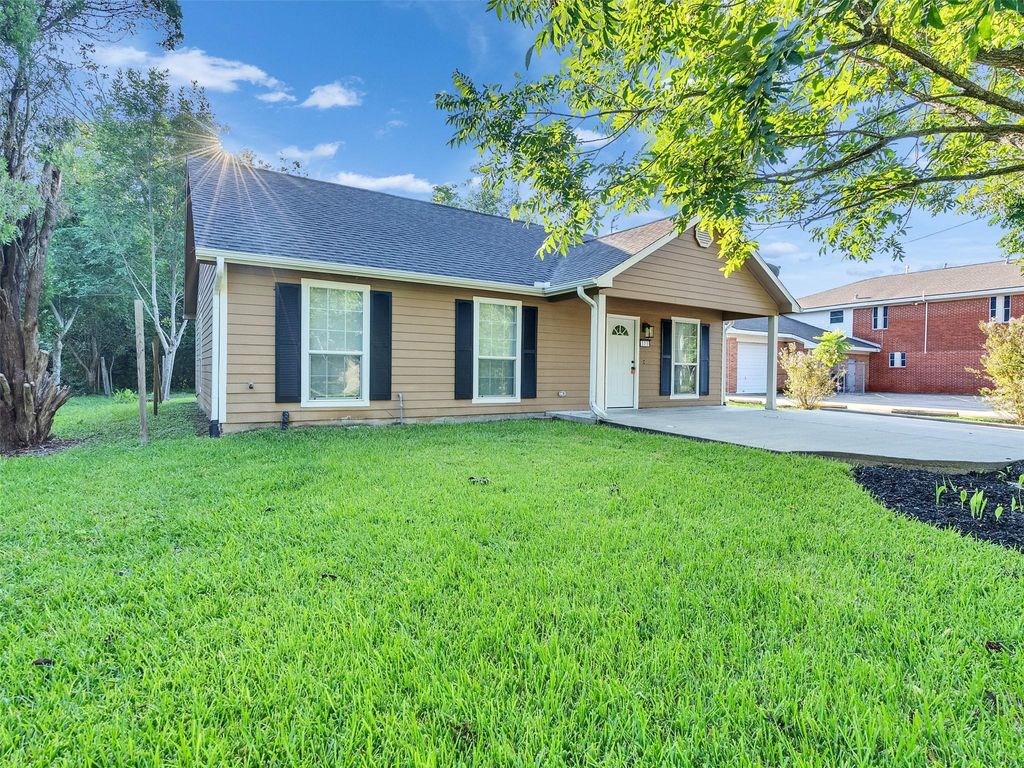 Photo of 326 S Bell Drive, Texas City, TX 77591 (MLS # 27567344)