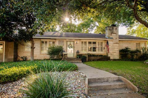 Photo of 1601 S Chappell Hill Street, Brenham, TX 77833 (MLS # 83397476)