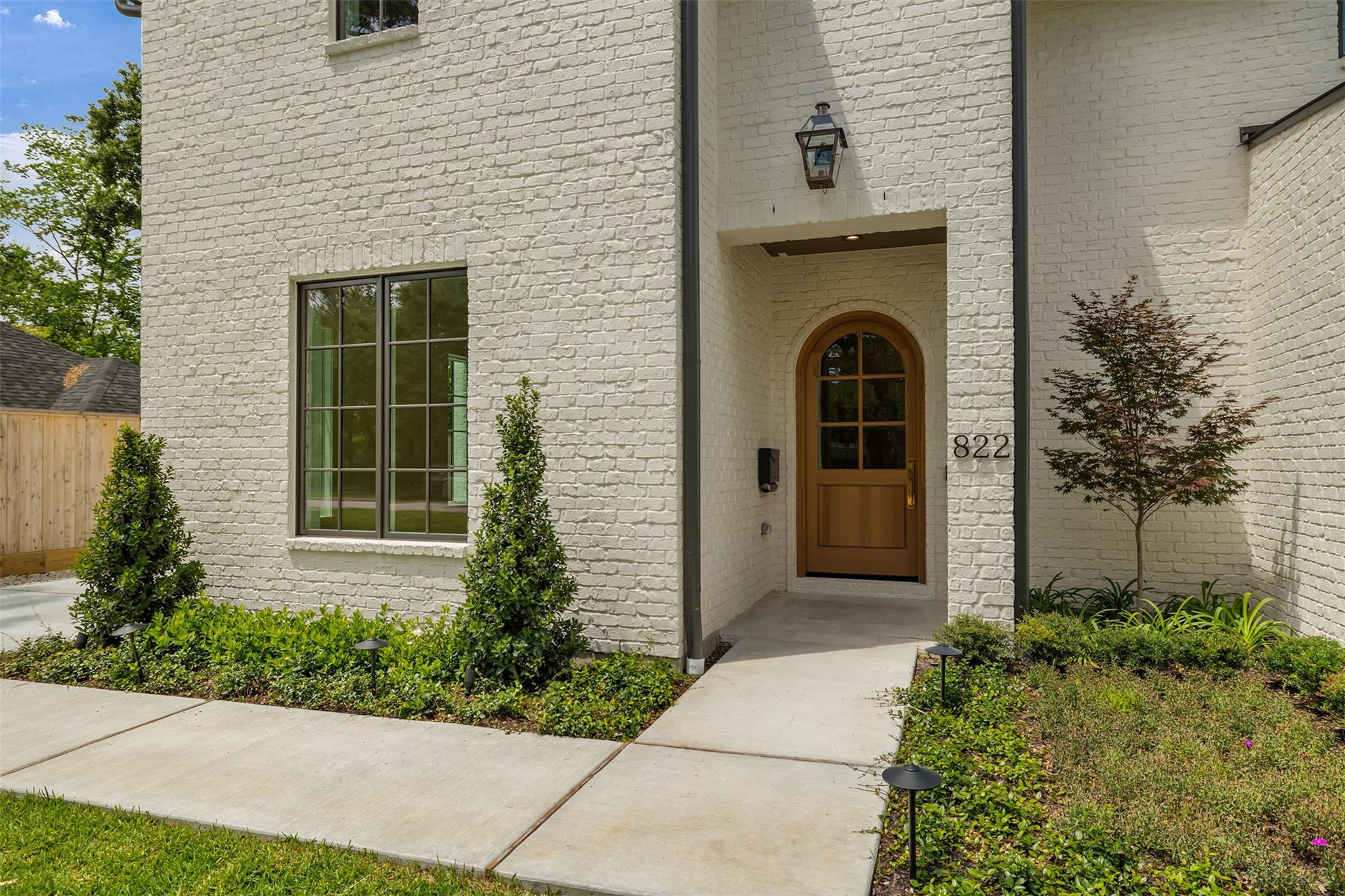 822 W 31st Street
