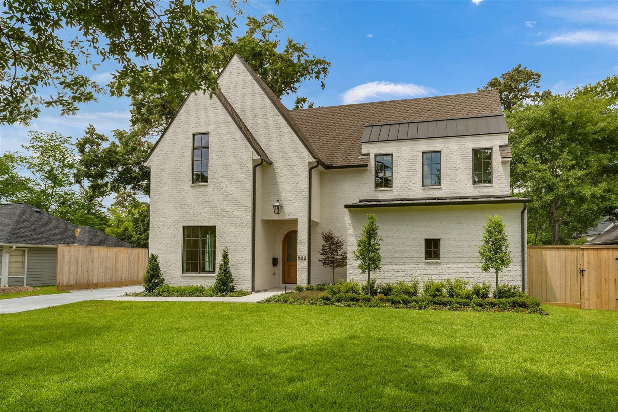 822 W 31st Street