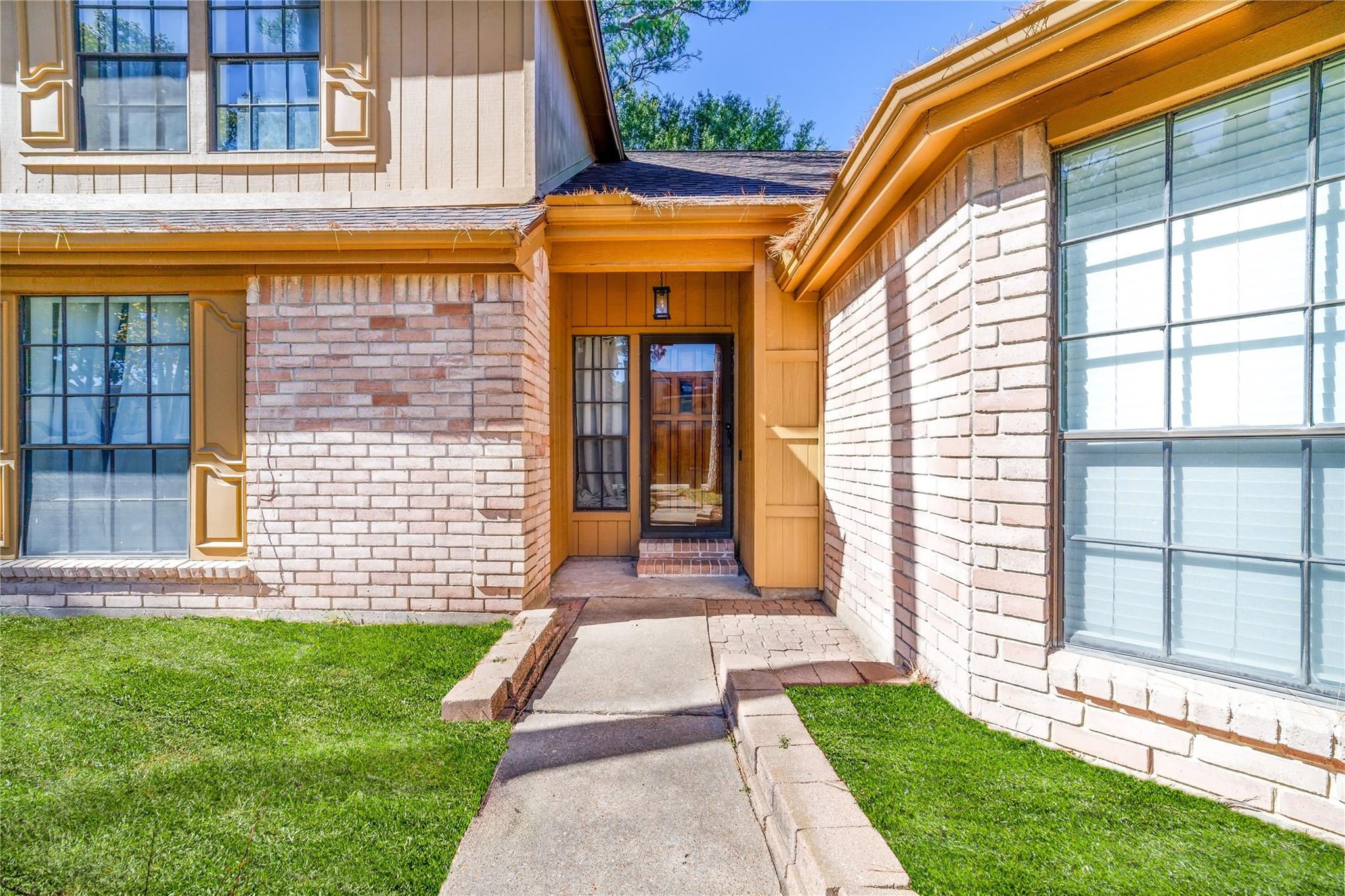 15627 Lago Villa Drive