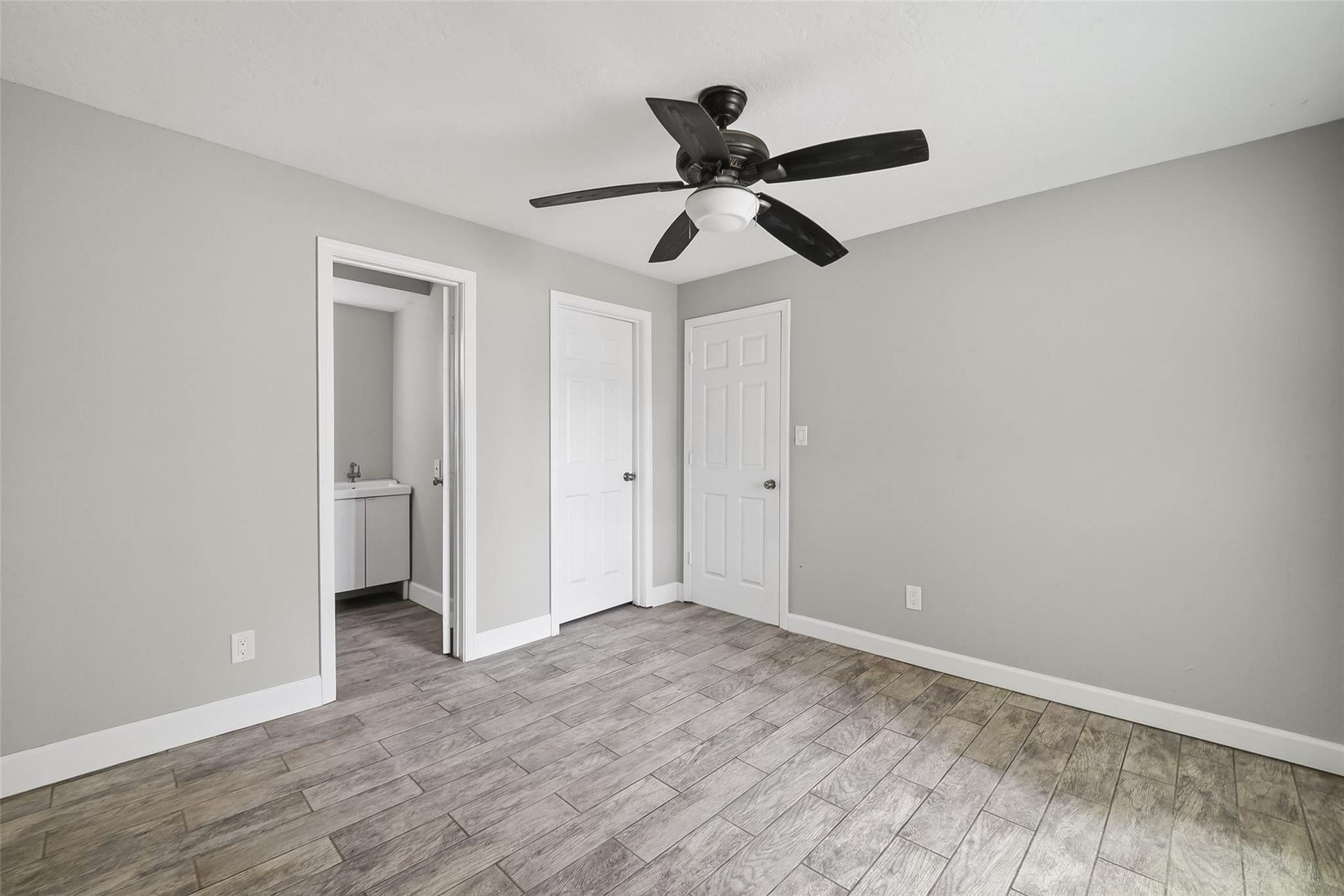 6832 Ave I