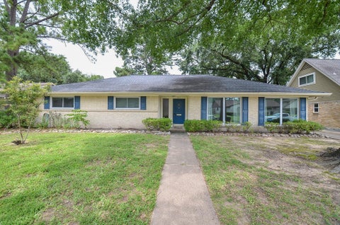 Photo of 4611 Chantilly Circle, Houston, TX 77018 (MLS # 6408846)