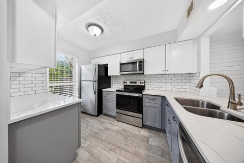 Photo of 1715 Moritz Drive #15, Houston, TX 77055 (MLS # 48036306)