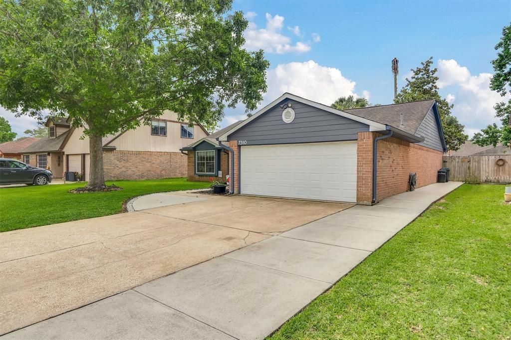 Photo of 7310 Echo Pines Drive, Humble, TX 77346 (MLS # 59896413)
