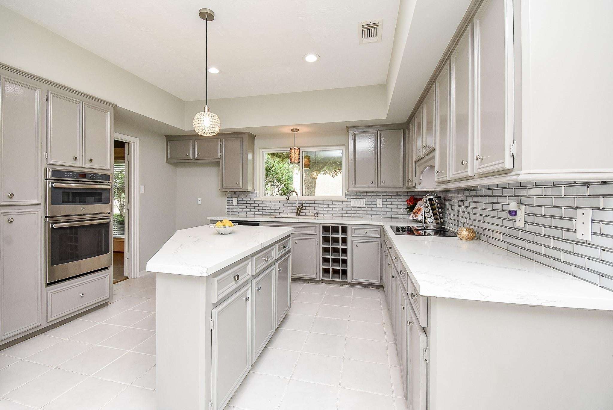 1002 Meadowlark Lane