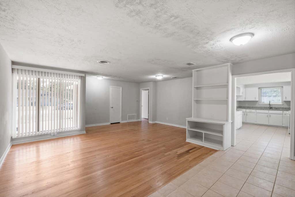 Photo of 8410 Bob White Drive, Houston, TX 77074 (MLS # 2110738)