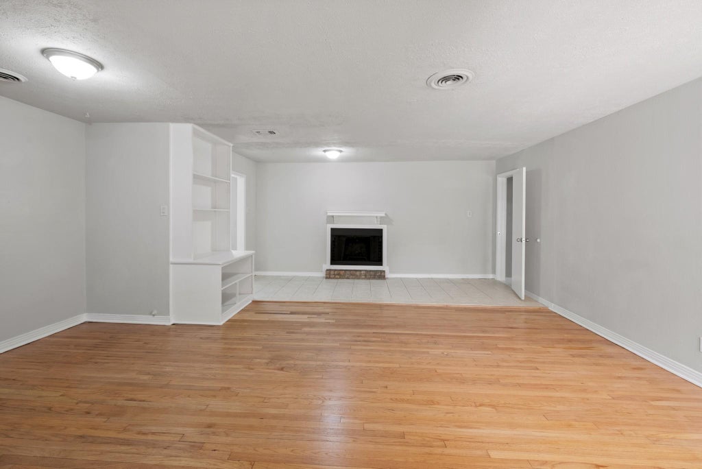Photo of 8410 Bob White Drive, Houston, TX 77074 (MLS # 2110738)