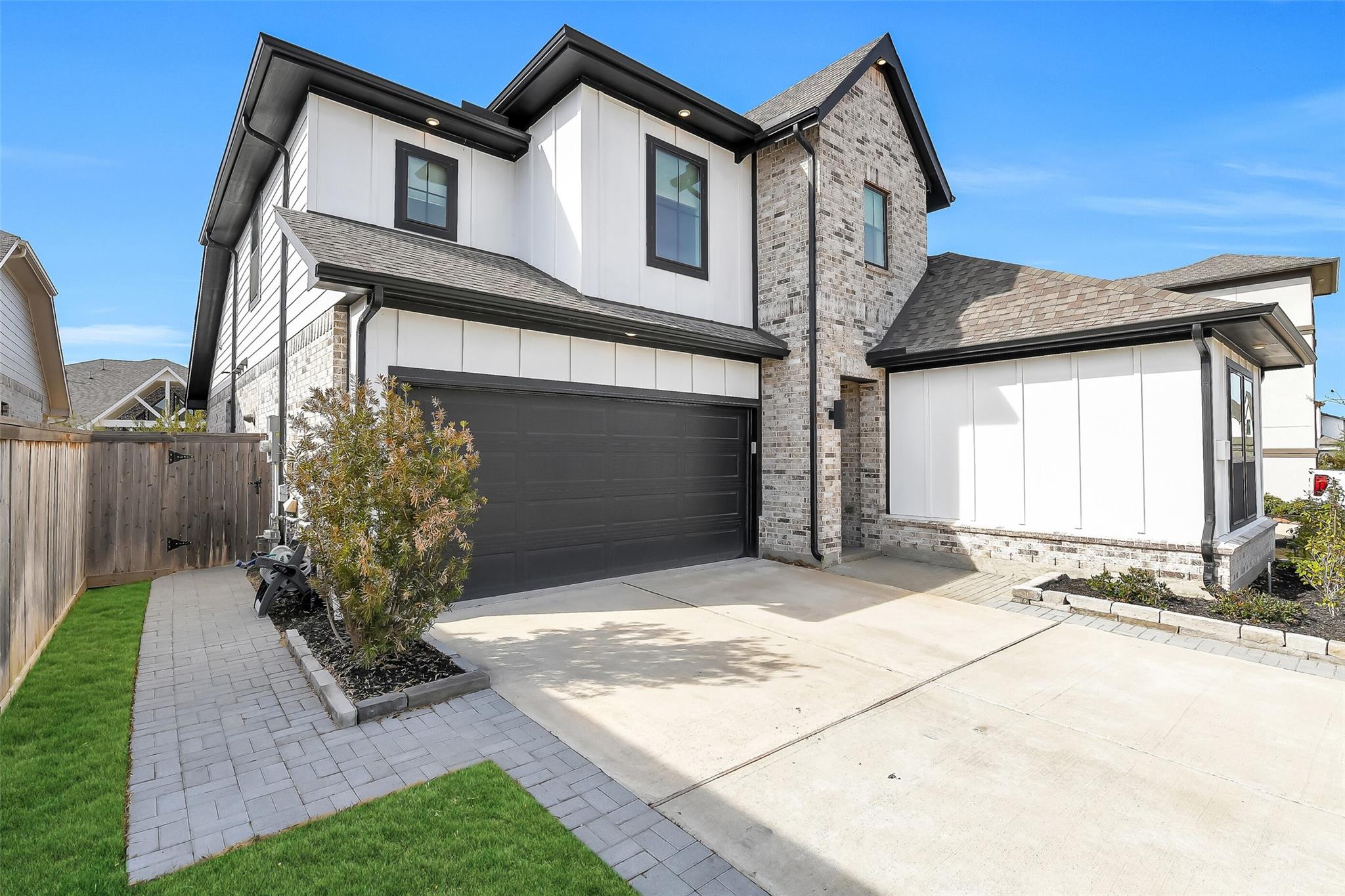 15331 Algunas Plumas Street