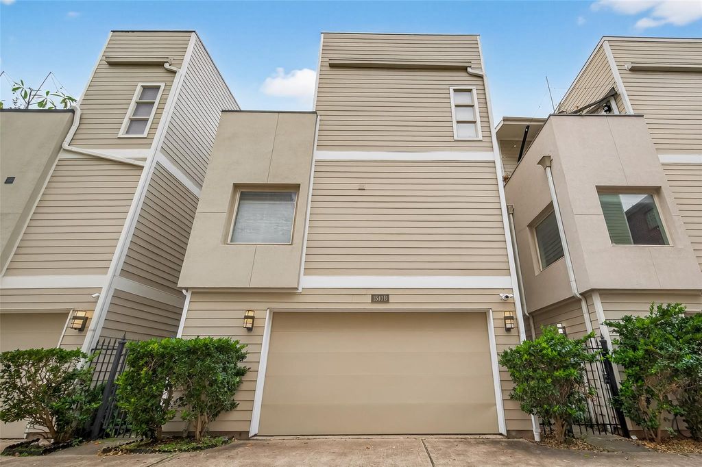 Photo of 1510 Crockett Street #B, Houston, TX 77007 (MLS # 61627783)