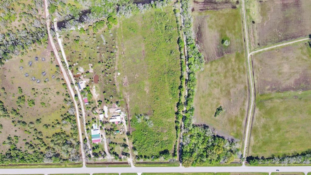 Photo of 1720 W Fm 1462, Rosharon, TX 77583 (MLS # 73672399)