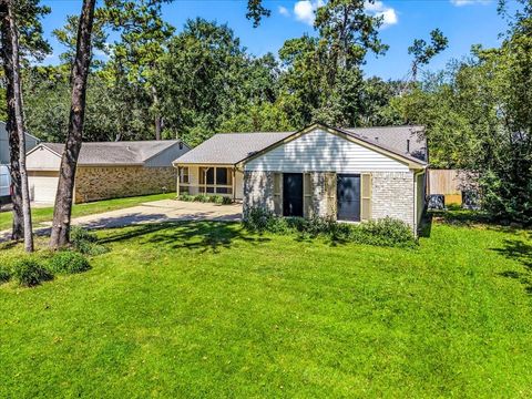 Photo of 3315 Beaver Glen Drive, Houston, TX 77339 (MLS # 24373616)