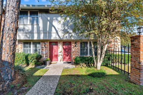Photo of 515 Tallowood Road Road #9, Houston, TX 77024 (MLS # 43974093)