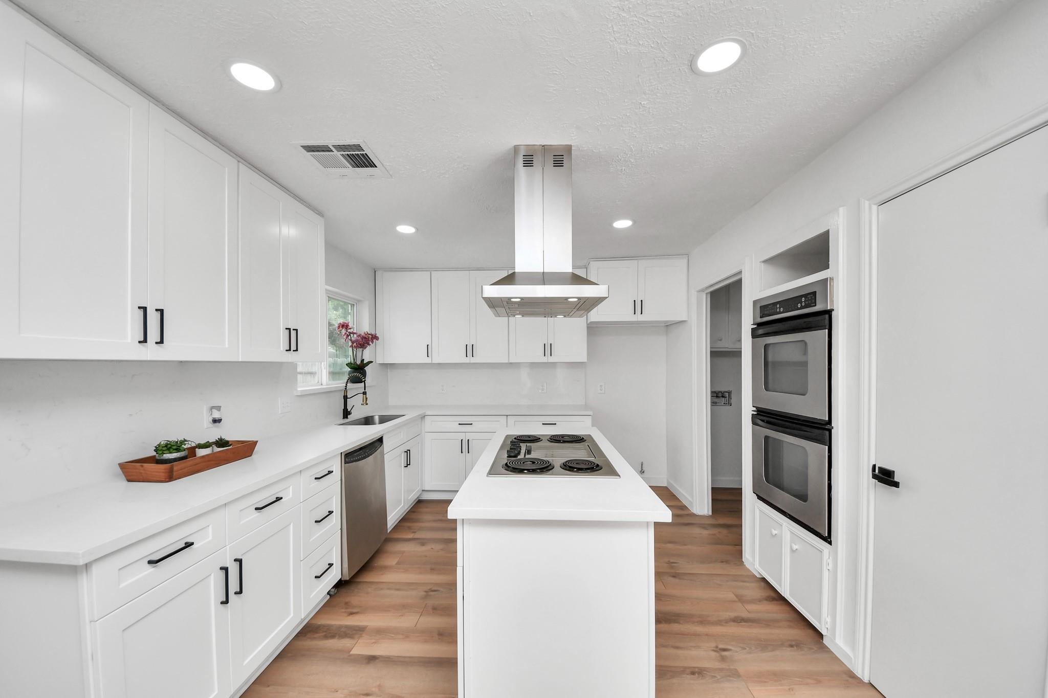 2302 Quail Valley East Drive
