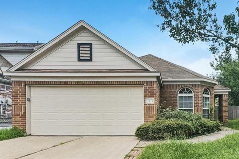 Homes For Rent - 2423 Lofty Falls Court<br/> Spring, TX 77386