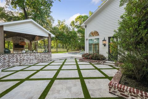 2207 Longmire Road Conroe TX 77304