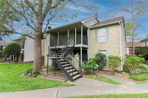 Photo of 2800 Jeanetta Street #2204, Houston, TX 77063 (MLS # 26043553)