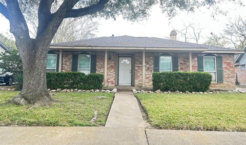Photo of 12331 Scarcella Lane, Meadows Place, TX 77477 (MLS # 47502893)