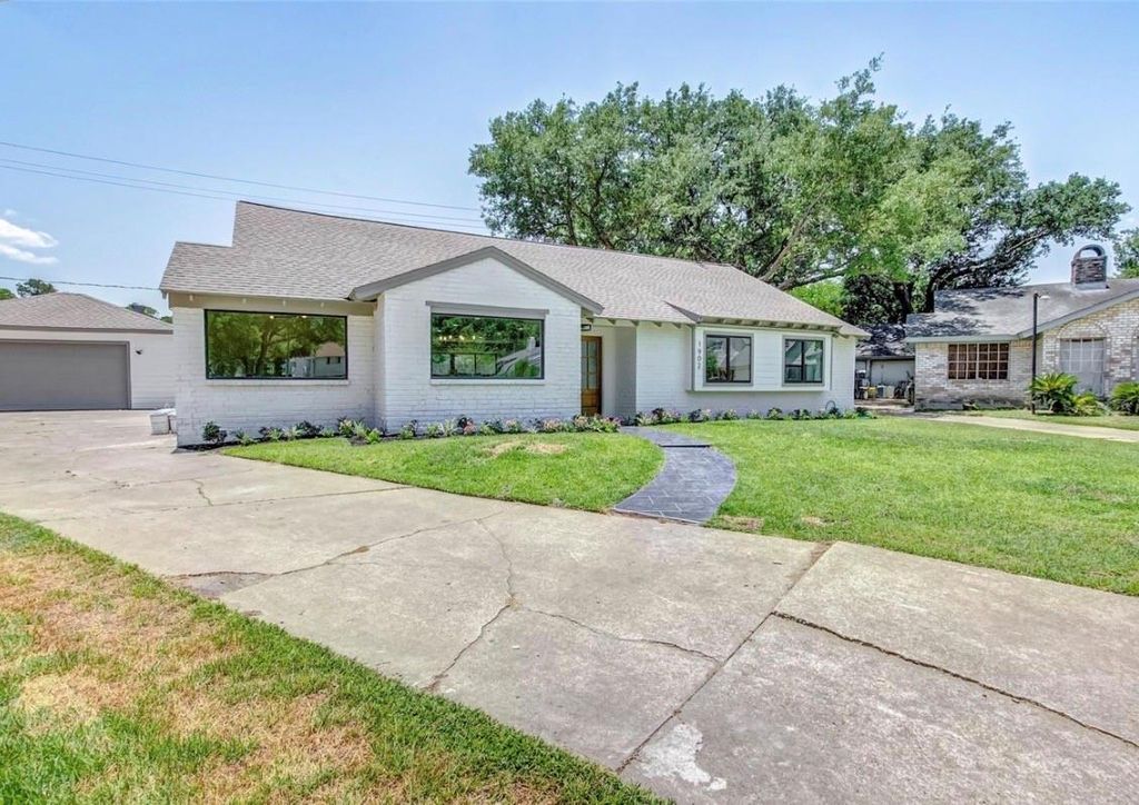 Photo of 1902 Knoboak Circle, Houston, TX 77080 (MLS # 47533881)