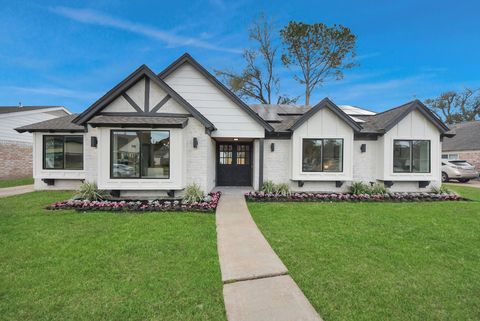 Photo of 2302 Parana Drive, Houston, TX 77080 (MLS # 18669598)