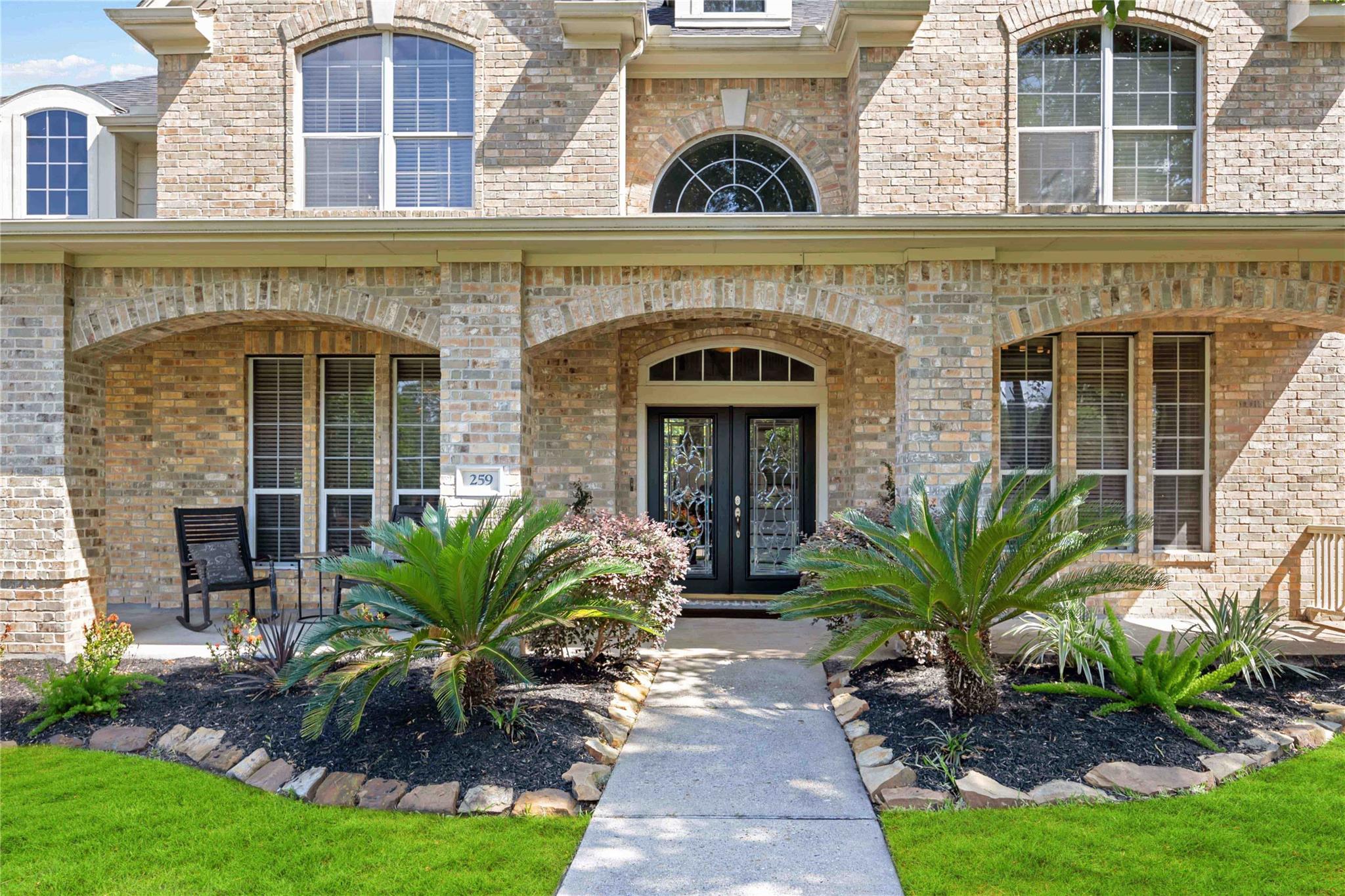 259 W Thorn Way