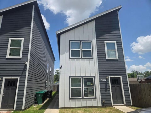 Multifamily For Sale - 6916 Tommye Street #A-B<br/> Harris County, Houston, TX 77028