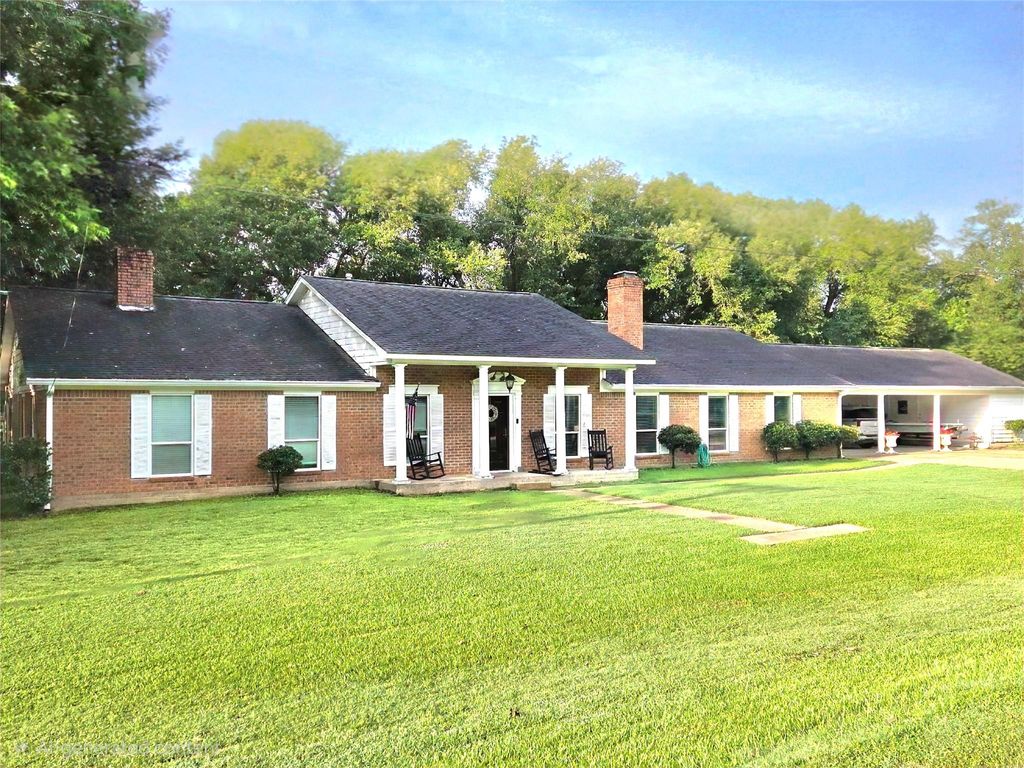 Photo of 450 Pennington Street, Lovelady, TX 75851 (MLS # 16885344)