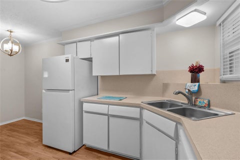 Apartment For Rent - 102 Strand Street #12<br/> Galveston County, Galveston, TX 77550