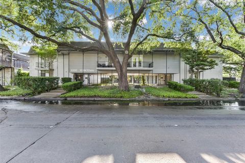 Photo of 3300 Yorktown Street #4, Houston, TX 77056 (MLS # 44993475)