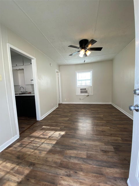 Photo of 424 7th Avenue N #9, Texas City, TX 77590 (MLS # 89720004)