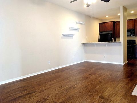 Photo of 2121 El Paseo Street #2203, Houston, TX 77054 (MLS # 27368166)