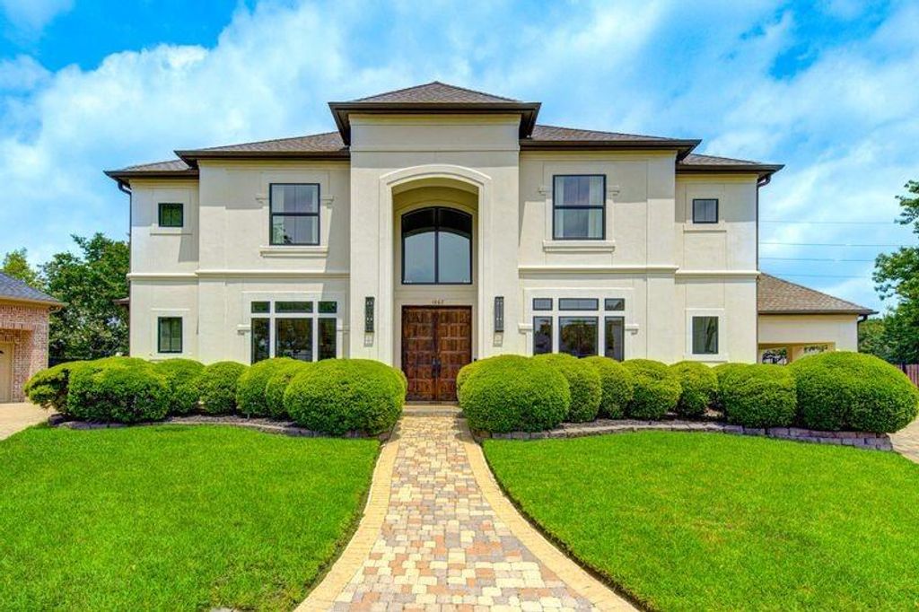 Photo of 1602 Keenen Ct Ct, Houston, TX 77077 (MLS # 31809857)