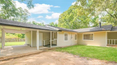 Photo of 804 Chickasaw Drive, Conroe, TX 77316 (MLS # 83658167)
