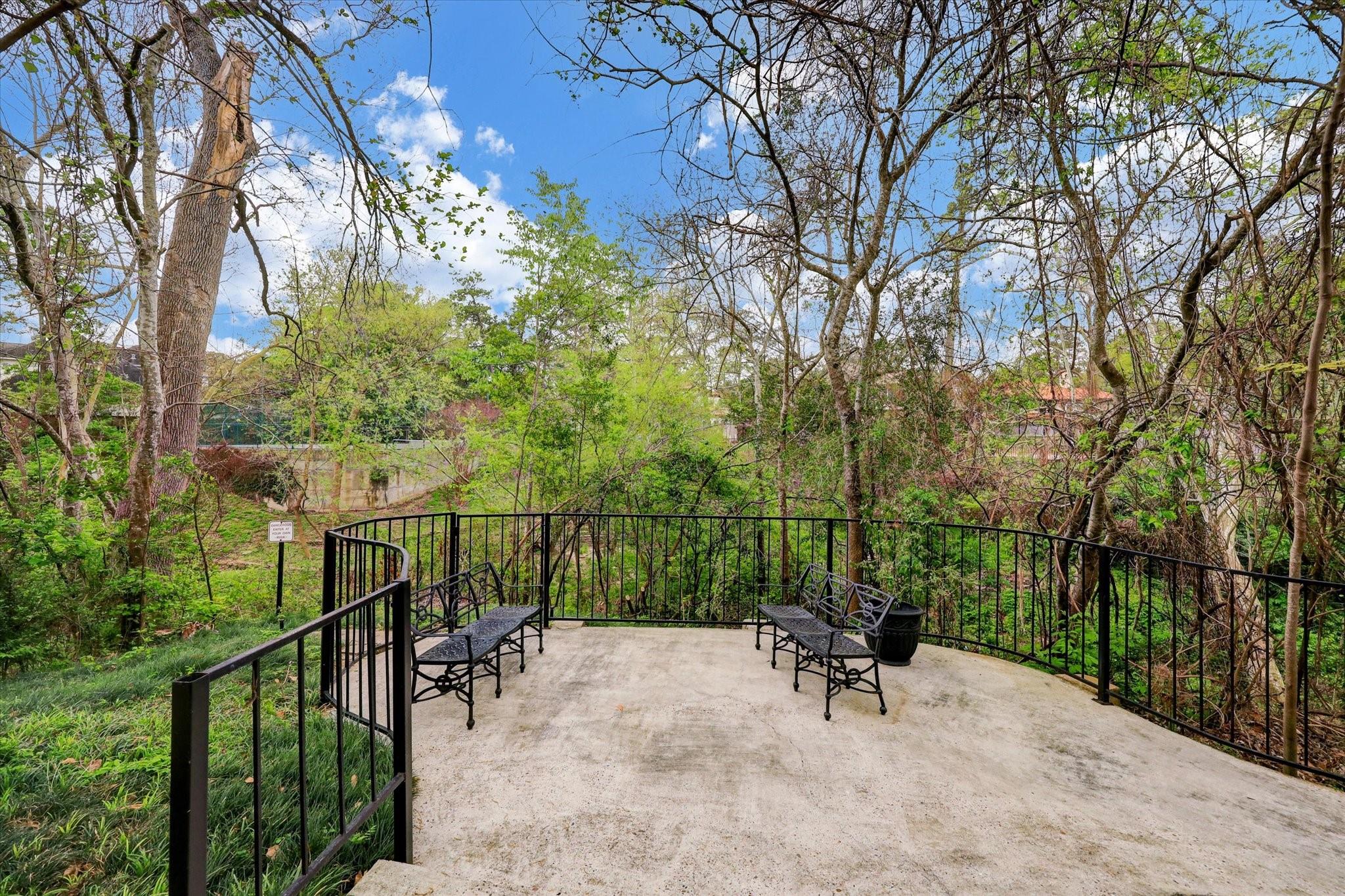 2238 S Piney Point Road 109