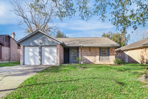 Photo of 13746 Drakewood Drive, Sugar Land, TX 77498 (MLS # 2424916)